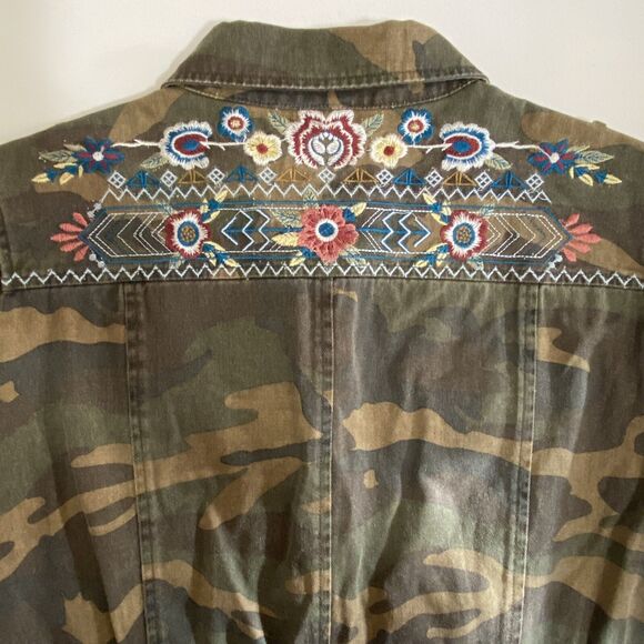 Fashion Concepts Women's Long Sleeve M Jacket Camo Embroidered Snap Button NWT - Picture 11 of 12